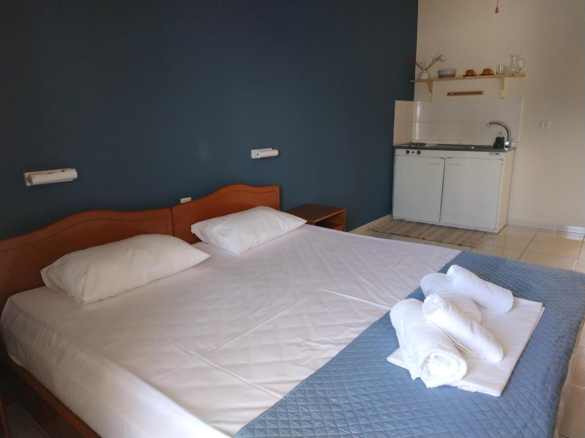 Apartments By Evita'S Resort Poros Town Exterior photo